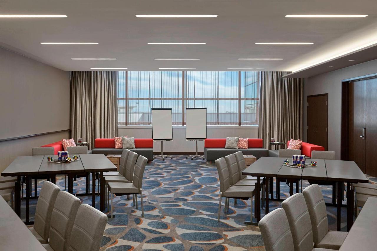 Calgary Airport Marriott In-Terminal Hotel Bagian luar foto