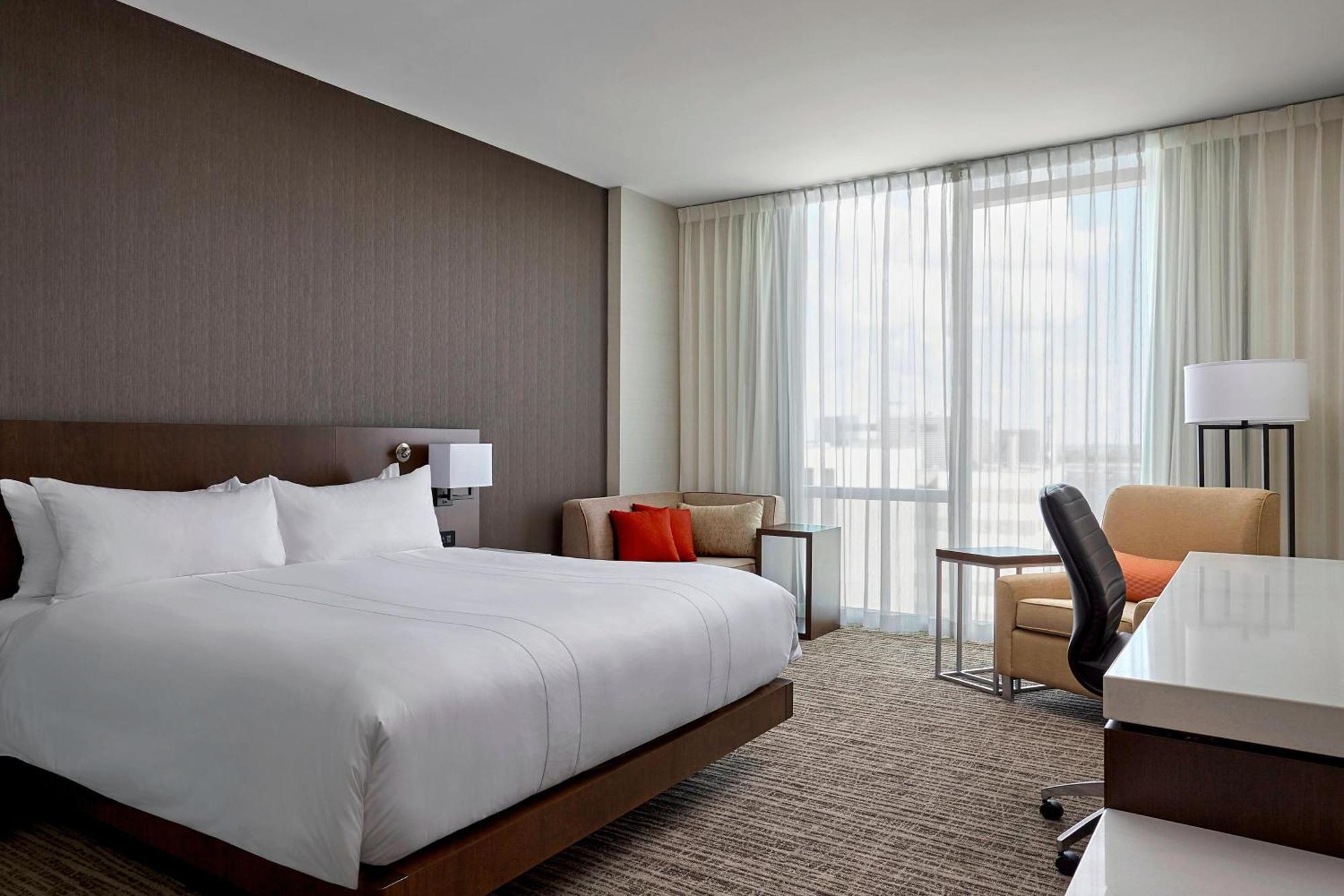 Calgary Airport Marriott In-Terminal Hotel Bagian luar foto